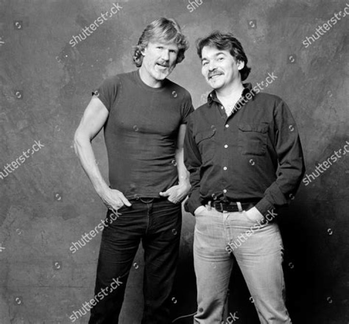 Did Kris Kristofferson Find John Prine? Unraveling a Music Legend's Discovery