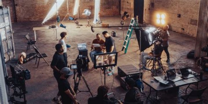 Where Do the Cameramen Sleep on Survivor? Uncovering the Behind-the-Scenes Reality