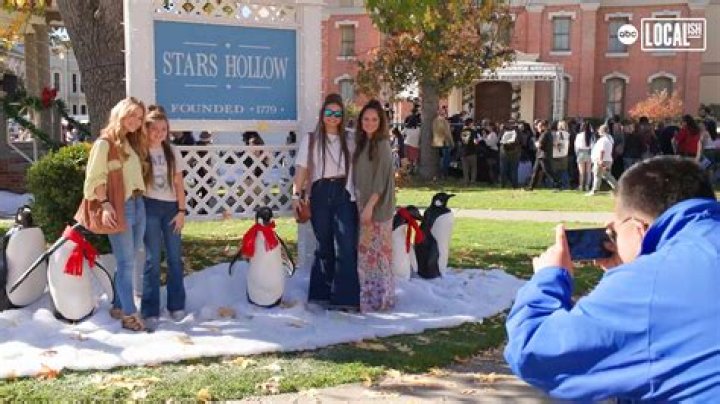 Who Dated Irl in Gilmore Girls? Uncovering the Real-Life Connections in Stars Hollow