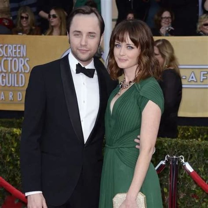 Who Did Alexis Bledel Marry in Real Life? Uncovering Her Personal Story